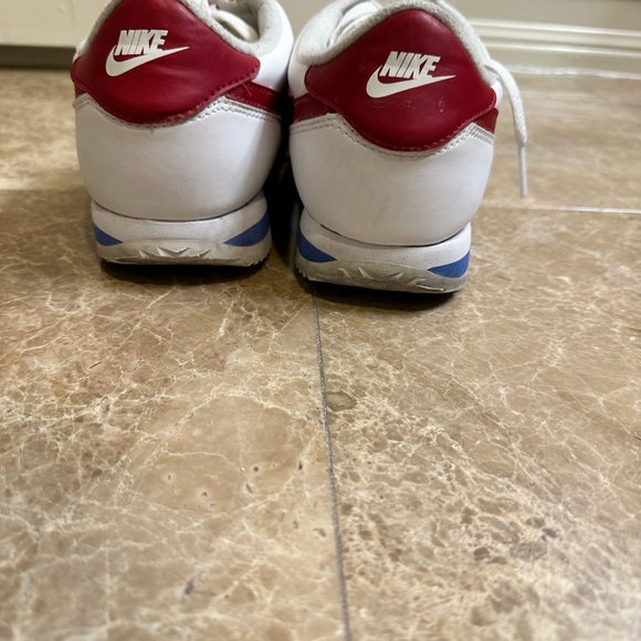 Nike snickers . Excellent condition . - Picture 4 of 6